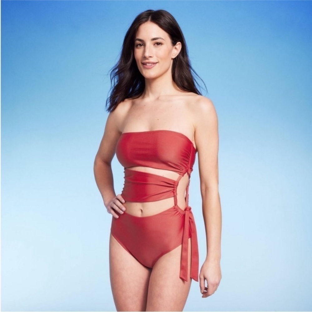 Bandeau Cut Out One Piece Swimsuit - Shade & Shore Red
NWT - Picture 3 of 8